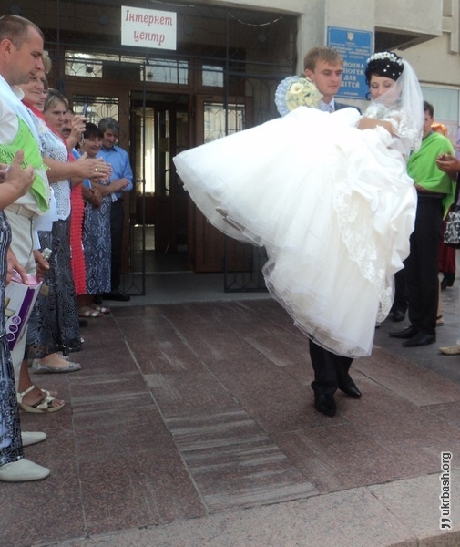 Задроти ВКАНТАКТЄ розписуються в інтернет-центрах